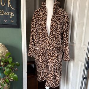 Vera Bradley Tan Leopard Print Robe